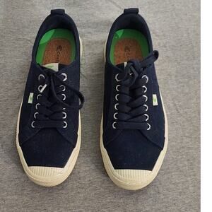 Cariuma Unisex  Oca Low Canvas Sneakers Navy Blue Sz W 9.5  M8